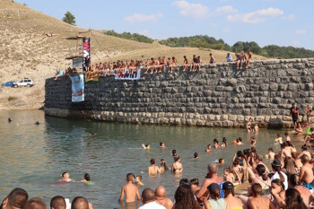 Najava: Skokovi sa brane na jezeru Klinje