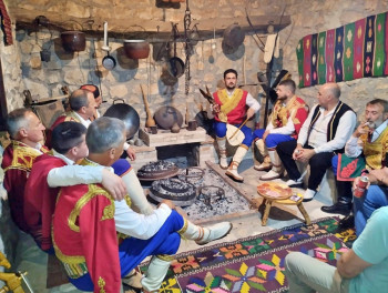 Gazdinstvo Tanasijević i seoski turizam na Zagori: KAD OGNJIŠTE DUŠU GRIJE