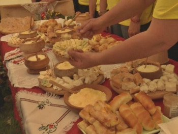 Jedinstveni proizvodi Hercegovine, krompir i sir, zablistali u Sevilji (VIDEO)