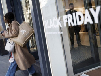 Јесу ли снижења на ''црни петак'' обмана? (ВИДЕО)