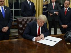 Трамп потписао: Црна Гора иде у НАТО