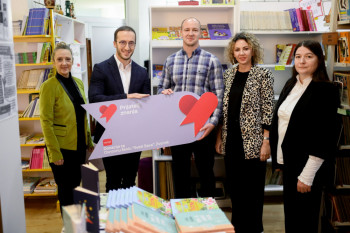 m:tel „Prijatelj znanja“: Donacija knjiga i savremene opreme školama u Zvorniku i Karakaju