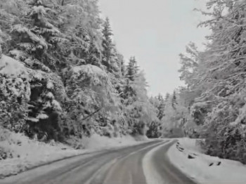 Otežan saobraćaj zbog ugaženog snijega i poledice