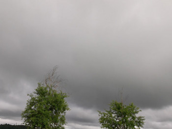 U četvrtak umjerno do pretežno oblačno sa kišom