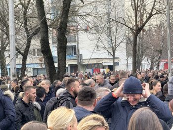 Rijeke ljudi idu prema NSRS - Počelo okupljanje građana, podrška predsjedniku iz svih krajeva Srpske