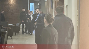 Vukanović udaljen iz skupštinske sale