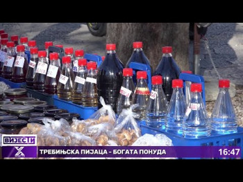 Prodavci na trebinjskoj pijaci sa punim štandovima domaćih proizvoda dočekuju kupce (Video)