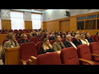 Gradonačelnik Ćurić organizovao prijem za učesnike Šeste smotre veterana folklora (Video)