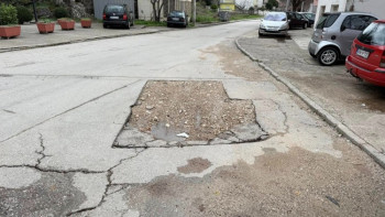 Vodovod kopa, ali ko popravlja? Građani ljuti zbog lošeg saniranja ulica