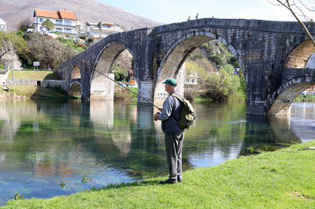 У Требињу првог априлског дана облачно и топло 
