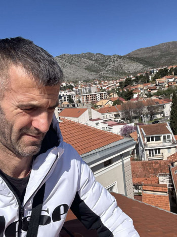 Vatrogasac Ćurić popravio štetu na Muzeju Hercegovine