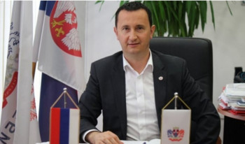 U Nikšiću kamenovano vozilo gradonačelnika Trebinja