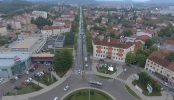 U Nikšiću večeras oštećeno nekoliko vozila
