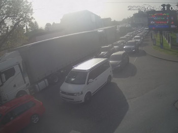 Дуга колона возила на граници са Хрватском