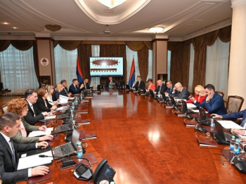 Utvrđen Nacrt zakona o podršci nezaposlenom roditelju četvoro i više djece u Srpskoj