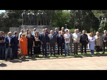 ‘Besmrtni puk’ prošao ulicama Trebinja u čast Dana pobjede nad fašizmom (Video)