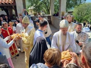Mrkonjići i Sveti Vasilije okupili veliki broj vjernika (Foto)