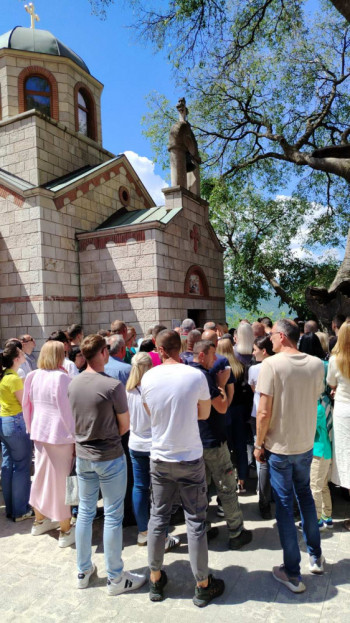 Mrkonjići i Sveti Vasilije okupili veliki broj vjernika (foto)