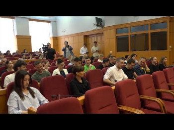 Podrška studentima: Potpisani ugovori o stipendiranju u Gradskoj upravi (Video)