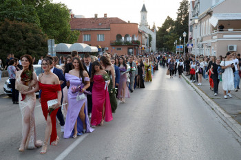 Вечерас матурско вече Центра средњих школа