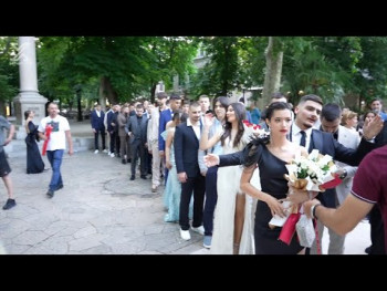 Maturanti Tehničke škole svečanim defileom zatvorili maturantske svečanosti u Trebinju (Video)