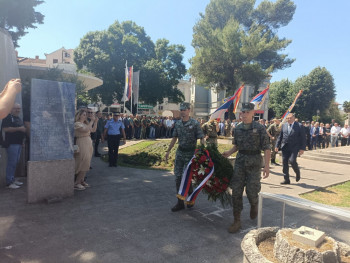 Položeni vijenci na Spomenik braniocima Trebinja