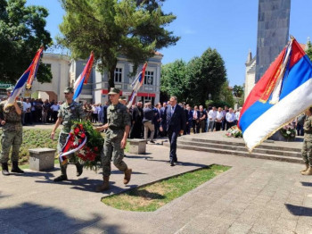 Predsjednik Srpske položio vijenac na Spomenik braniocima Trebinja