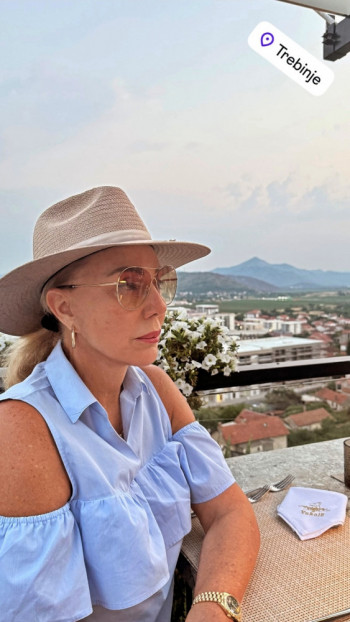 Лепа Брена објавила фотографију из Требиња