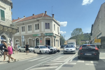 Saobraćajka na Glavnoj ulici