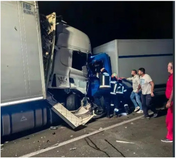 Sudar dva kamiona u tunelu Budoš, vatrogasci izvukli teško povrijeđenog vozača