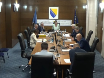 ЦИК одлучио са пет гласова 