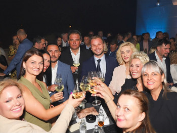 Češće s Draškom nego sa stranačkim saborcima: Govedarica sve dalje od SDS