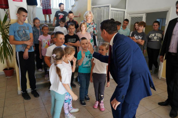 Gradonačelnik Ćurić posjetio područne škole u Petrovom polju, Dražin dolu, LJubomiru i Lastvi