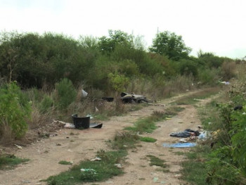 Да ли је и код нас потребан закон којим би се кажњавало бацање смећа из аутомобила? (ВИДЕО)