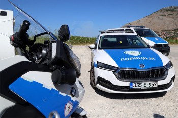 Мотоциклиста теже повријеђен у незгоди код Kотеза