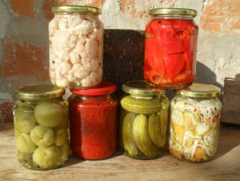 Zimnica je već odavno luksuz: Cijene povrća i osnovnih namirnica divljaju