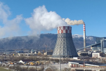 U Gacku su bidoni najprodavaniji artikal : Naftu iz RiTE krade ko stigne, cijena 1,60 KM za litar