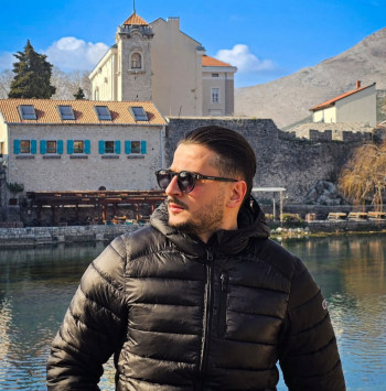 Trebinjac Božidar Vlačić – „Kralj Munja“ koji nasmijava region (Video)