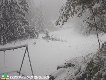 Први снијег пао на Јахорини (ВИДЕО)