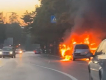 Горио аутомобил у Бањалуци