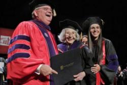 Американка у 105. години добила диплому