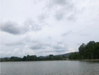 Облачно и кишовито