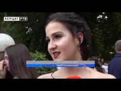 Defileom gimnazijalaca počele maturske večeri u Trebinju (VIDEO)