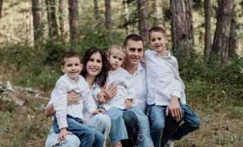 Majka malih divova: životna priča Nade Vukoje