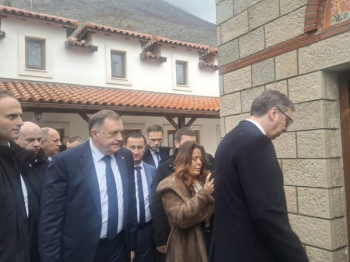 Dodik, Cvijanović i Vučić obišli Duhovni centar u Mrkonjićima; Dočekao ih mitropolit Dimitrije