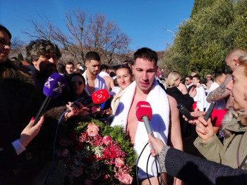 Andrej Lučić prvi doplivao do Časnog krsta u rijeci Trebišnjici