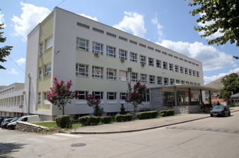 Više od 1.200 učenika u trebinjskim srednjim školama nastavu pohađa u hladnim učionicama