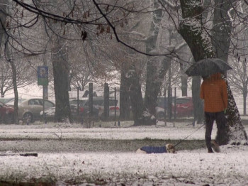 Kiša i snijeg, od sredine dana padavine prestaju