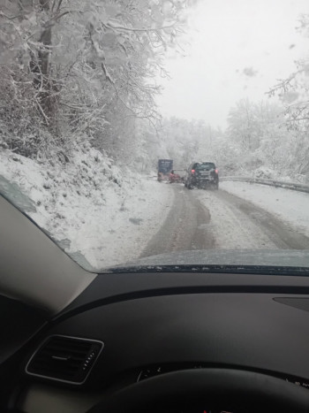 Zastoj na putu Gacko – Foča: Snijeg iznenadio u februaru!