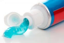 Novi načini upotrebe paste za zube u kući